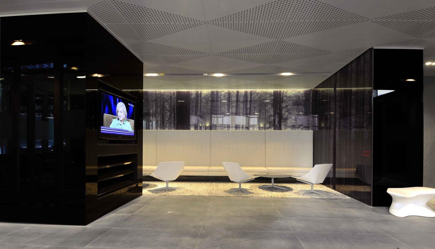 徐匯區(qū)300平辦公室裝修現(xiàn)代時尚風格設計-第1張圖片-上海古都建筑設計集團