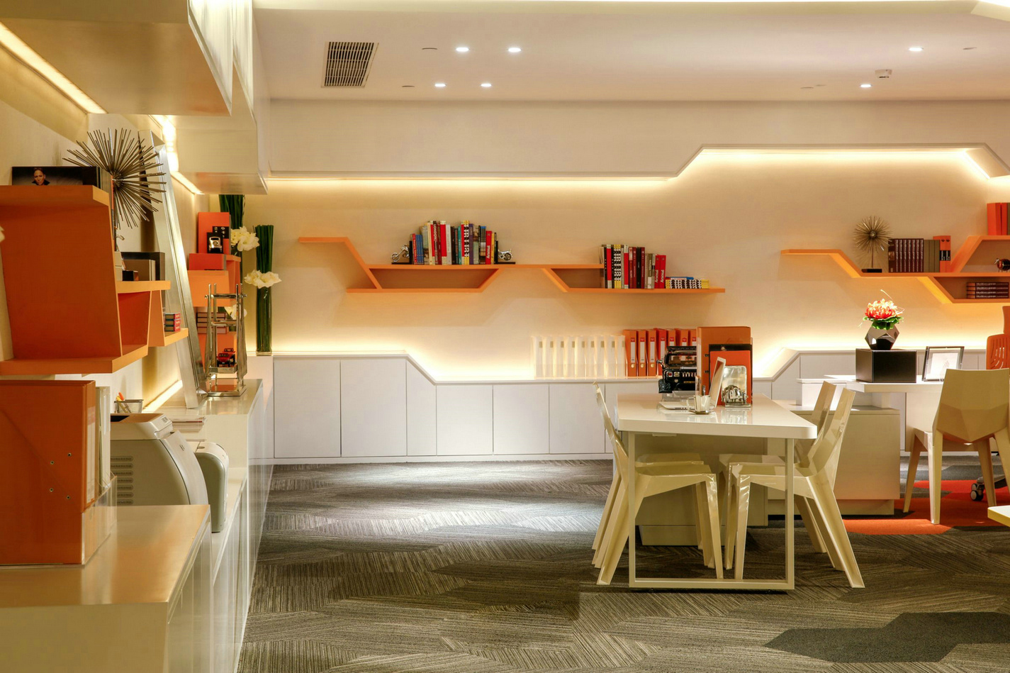 普陀區(qū)120平廣告公司辦公室裝修設(shè)計-第3張圖片-上海古都建筑設(shè)計集團(tuán)