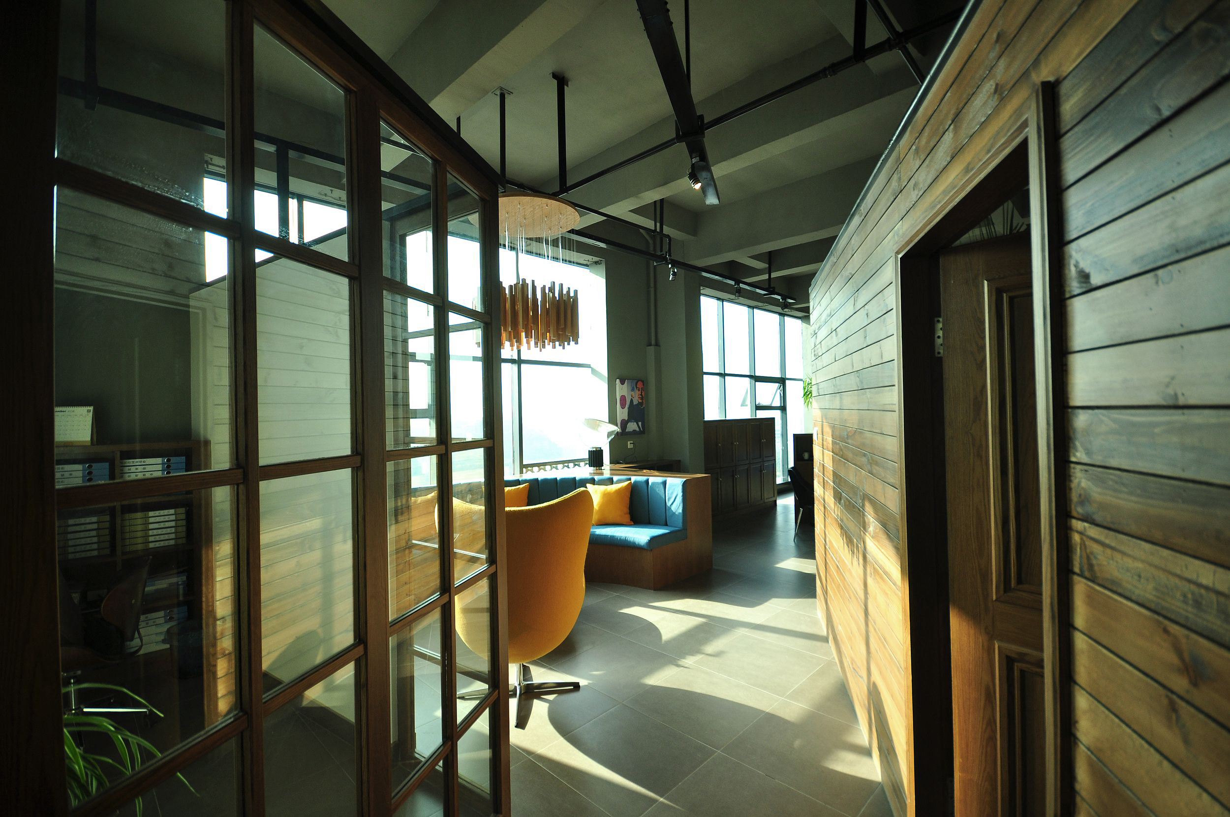 黃昏下簡(jiǎn)約風(fēng)格辦公室裝修設(shè)計(jì)效果圖-第3張圖片-上海古都建筑設(shè)計(jì)集團(tuán) 黃昏下簡(jiǎn)約風(fēng)格辦公室裝修設(shè)計(jì)效果圖-第3張圖片-上海古都建筑設(shè)計(jì)集團(tuán)