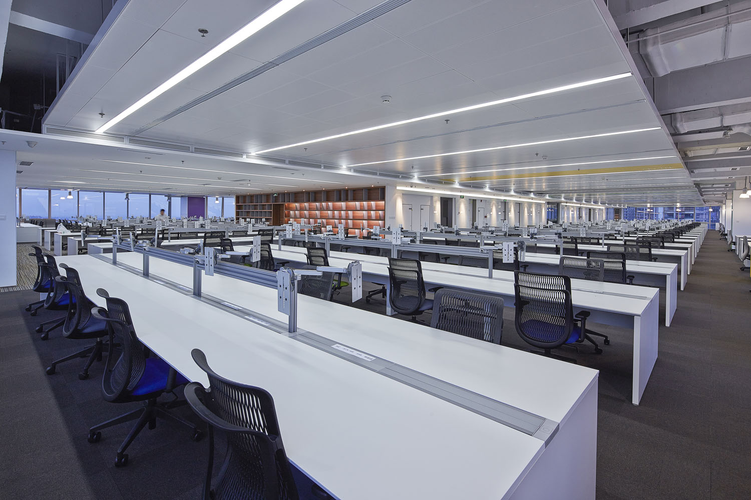 現(xiàn)代科技風辦公室裝修設計效果圖-第2張圖片-上海古都建筑設計集團 現(xiàn)代科技風辦公室裝修設計效果圖-第2張圖片-上海古都建筑設計集團