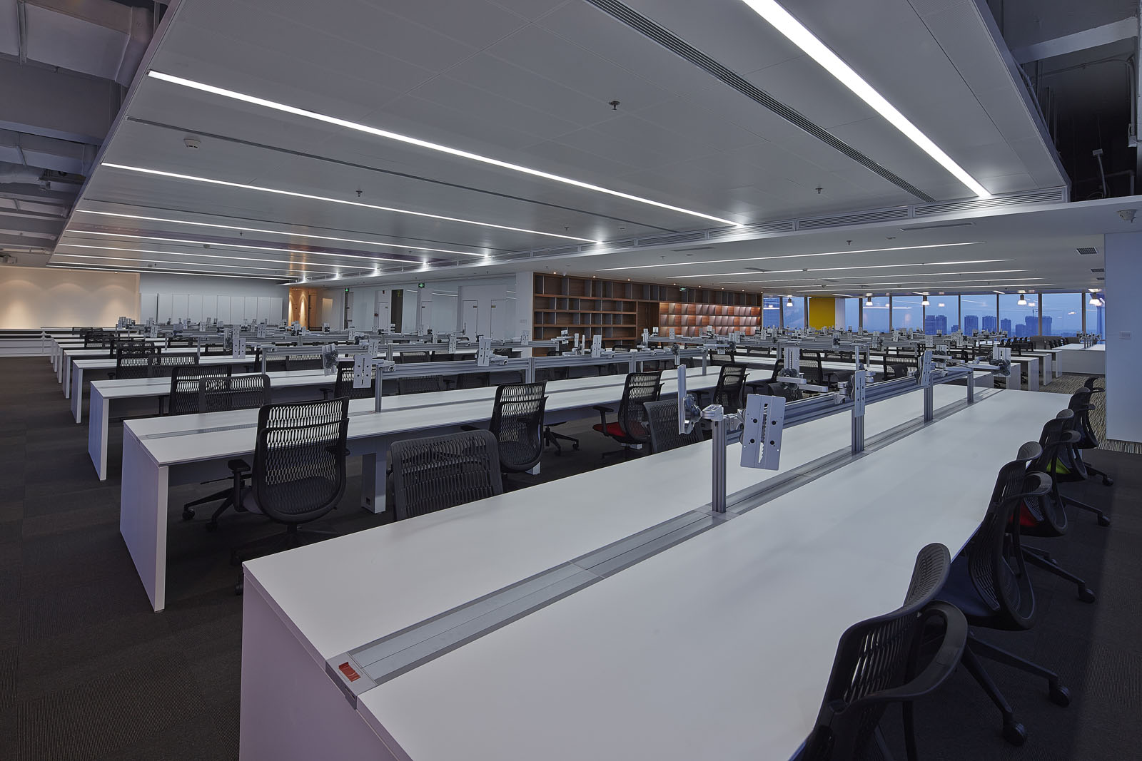 現(xiàn)代科技風辦公室裝修設計效果圖-第4張圖片-上海古都建筑設計集團 現(xiàn)代科技風辦公室裝修設計效果圖-第4張圖片-上海古都建筑設計集團