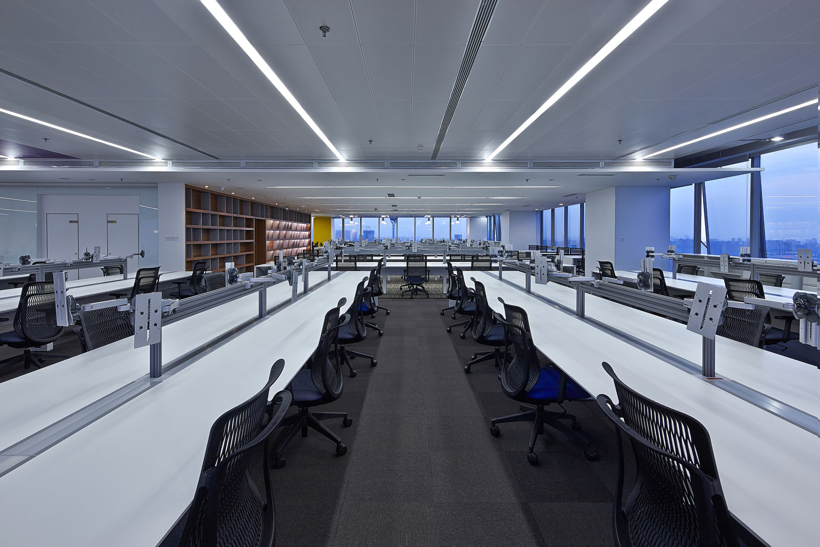 現(xiàn)代科技風辦公室裝修設計效果圖-第5張圖片-上海古都建筑設計集團 現(xiàn)代科技風辦公室裝修設計效果圖-第5張圖片-上海古都建筑設計集團