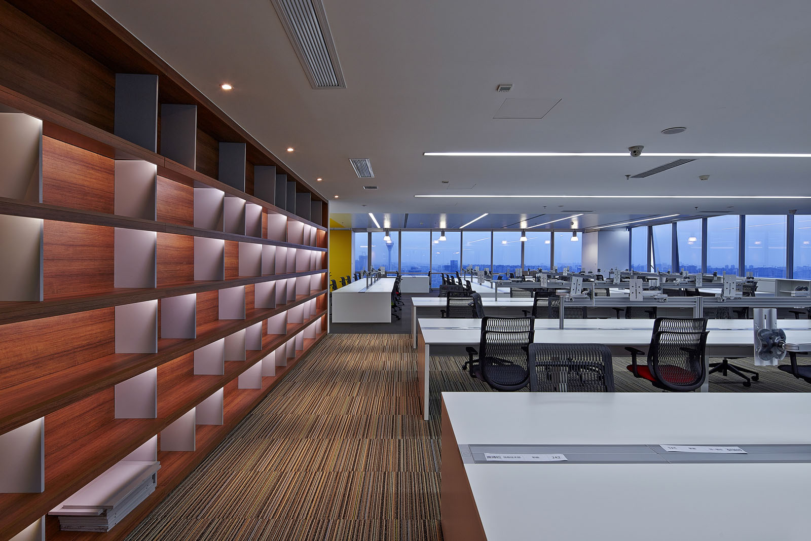 現(xiàn)代科技風辦公室裝修設計效果圖-第6張圖片-上海古都建筑設計集團 現(xiàn)代科技風辦公室裝修設計效果圖-第6張圖片-上海古都建筑設計集團