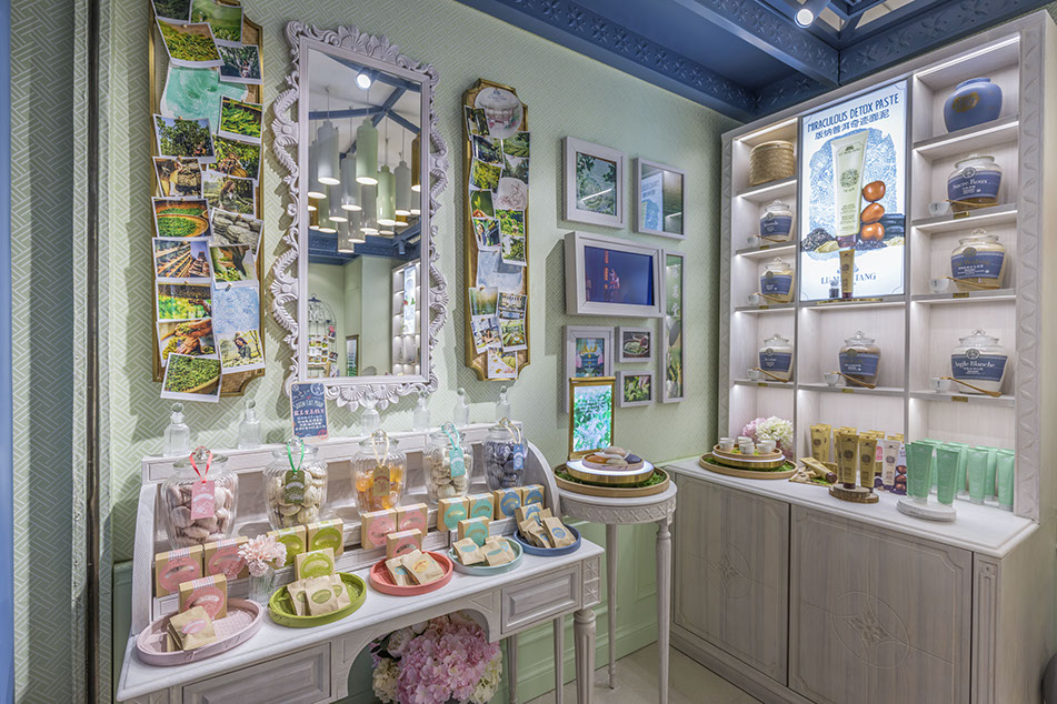 上?；瘖y品辦公室裝修設(shè)計(jì)-第3張圖片-上海古都建筑設(shè)計(jì)集團(tuán)