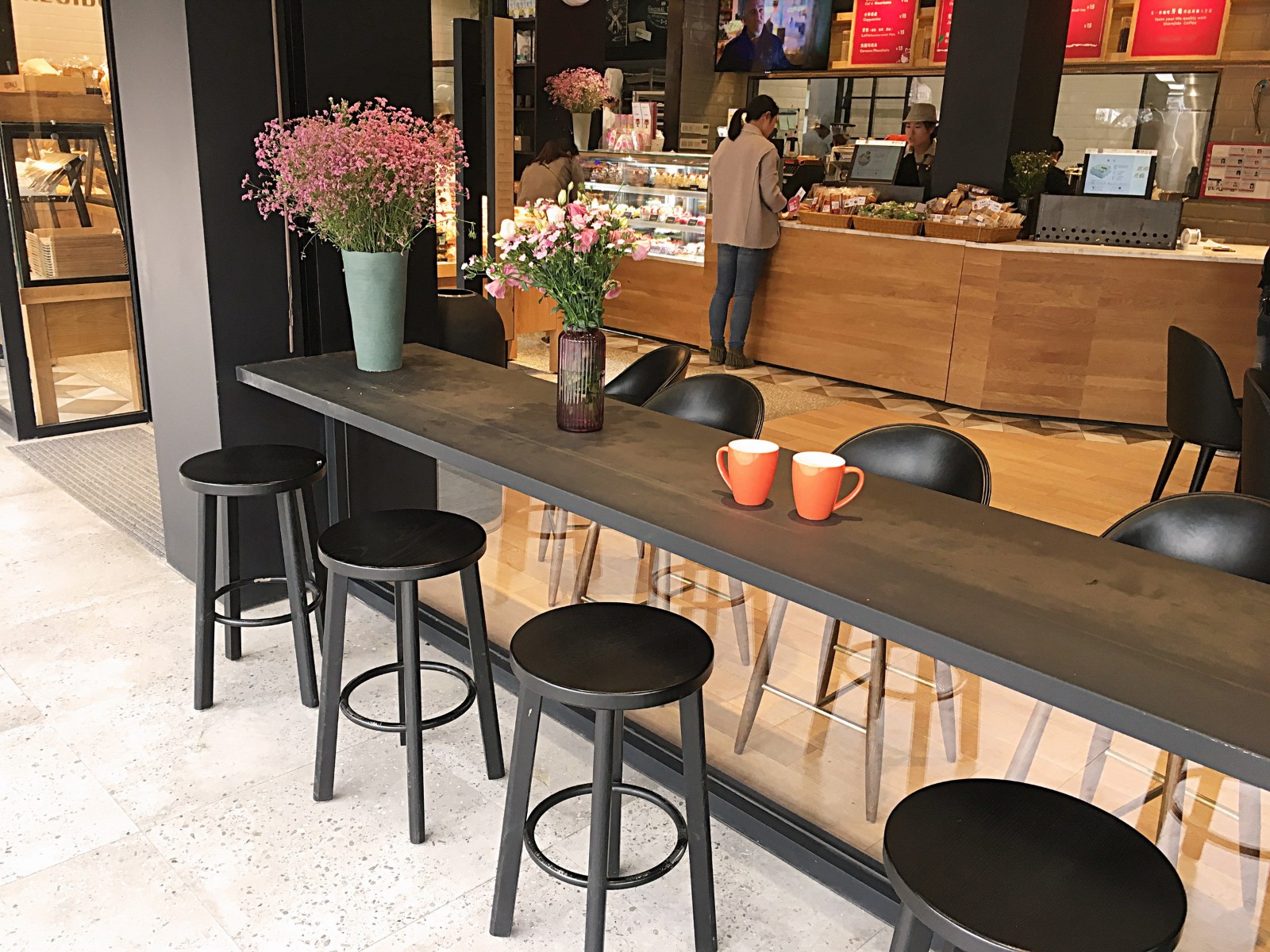 黃浦區(qū)120平蛋糕店裝修設(shè)計(jì)-第3張圖片-上海古都建筑設(shè)計(jì)集團(tuán) 黃浦區(qū)120平蛋糕店裝修設(shè)計(jì)-第3張圖片-上海古都建筑設(shè)計(jì)集團(tuán)