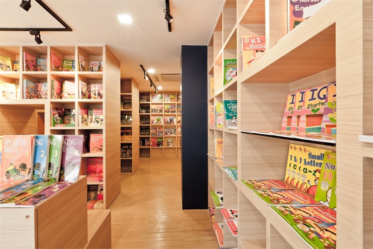 虹口區(qū)原木風(fēng)格書店裝修設(shè)計(jì)-第4張圖片-上海古都建筑設(shè)計(jì)集團(tuán) 虹口區(qū)原木風(fēng)格書店裝修設(shè)計(jì)-第4張圖片-上海古都建筑設(shè)計(jì)集團(tuán)