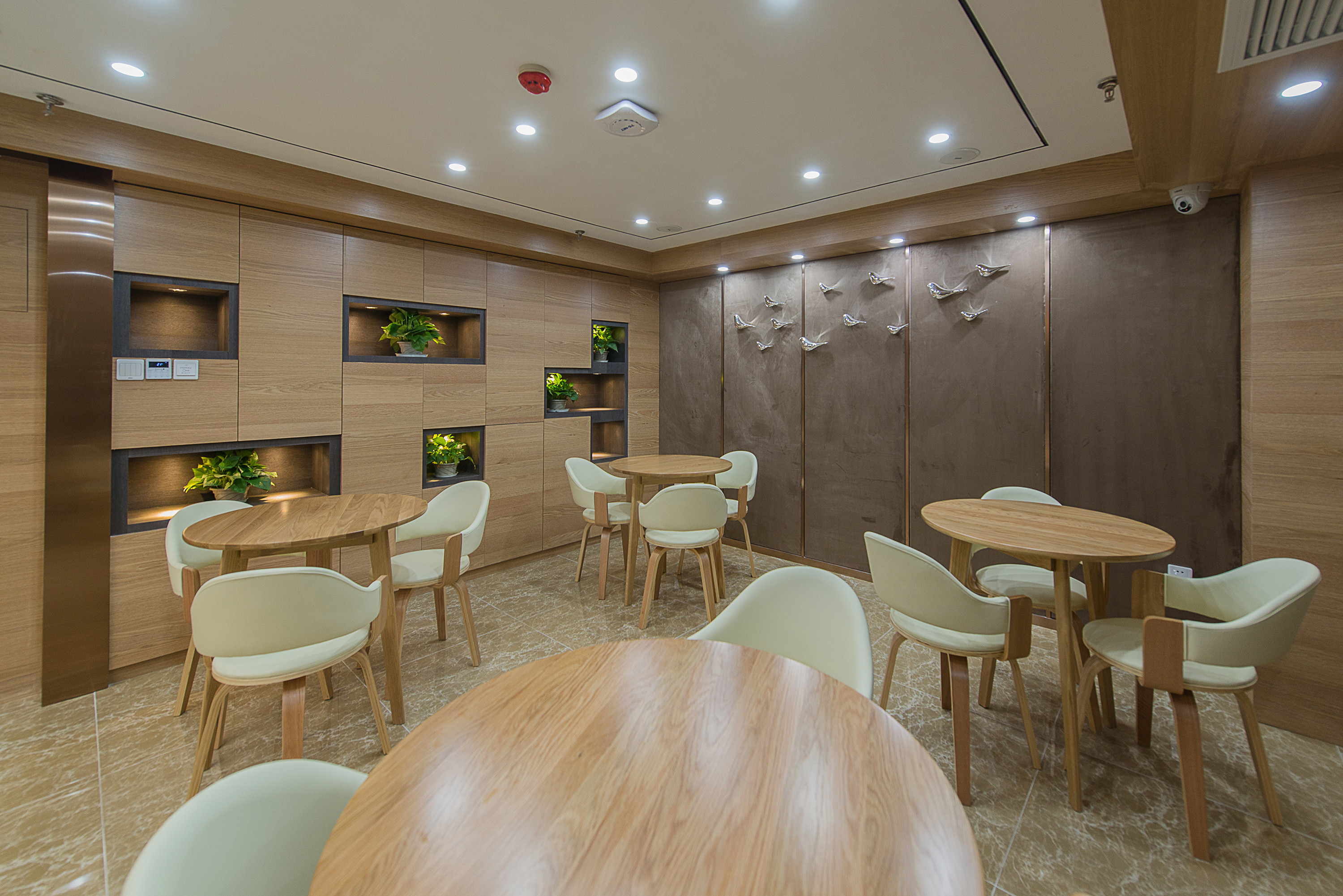 虹口區(qū)綠色人文辦公室裝修設(shè)計-第4張圖片-上海古都建筑設(shè)計集團