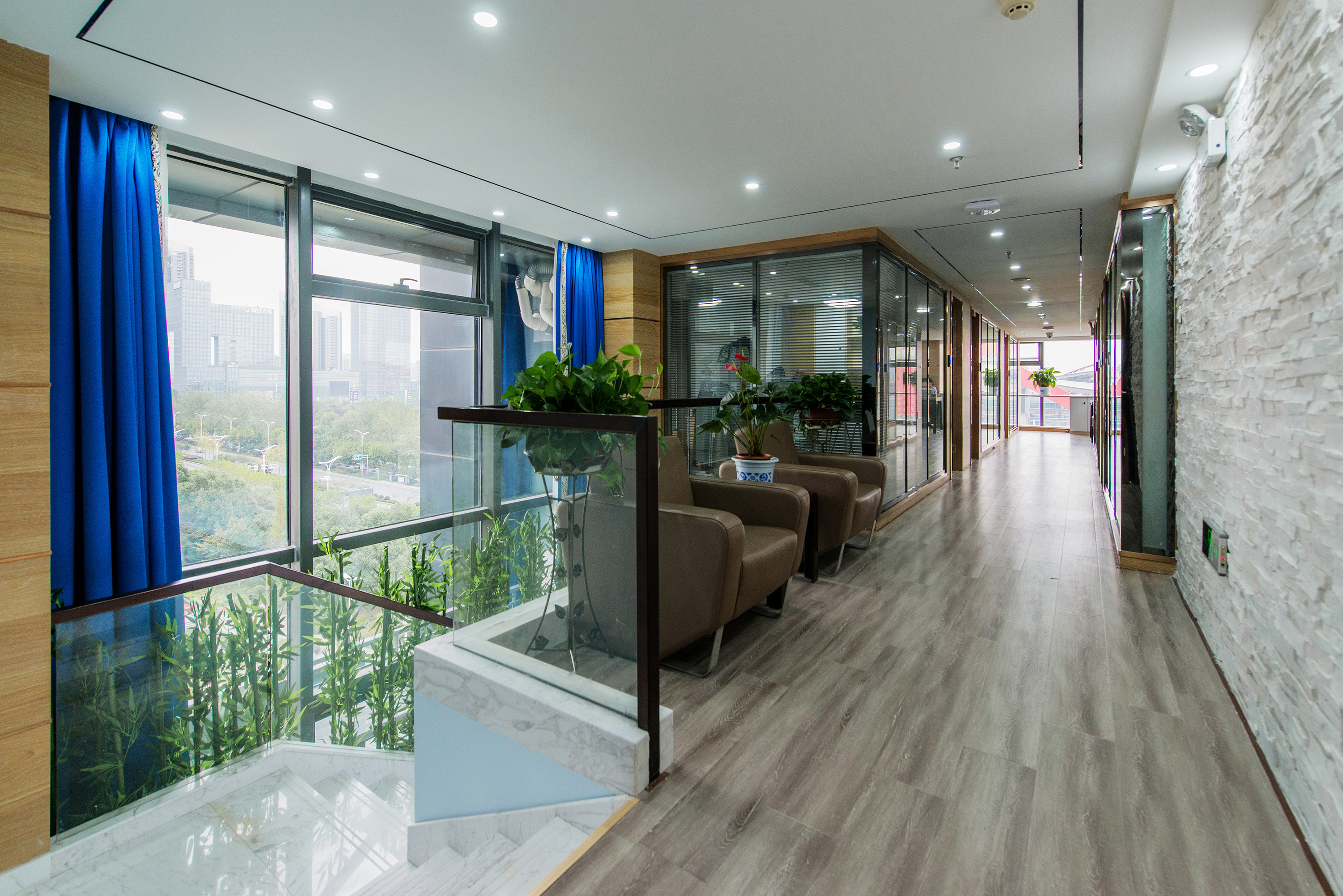 虹口區(qū)綠色人文辦公室裝修設(shè)計-第6張圖片-上海古都建筑設(shè)計集團