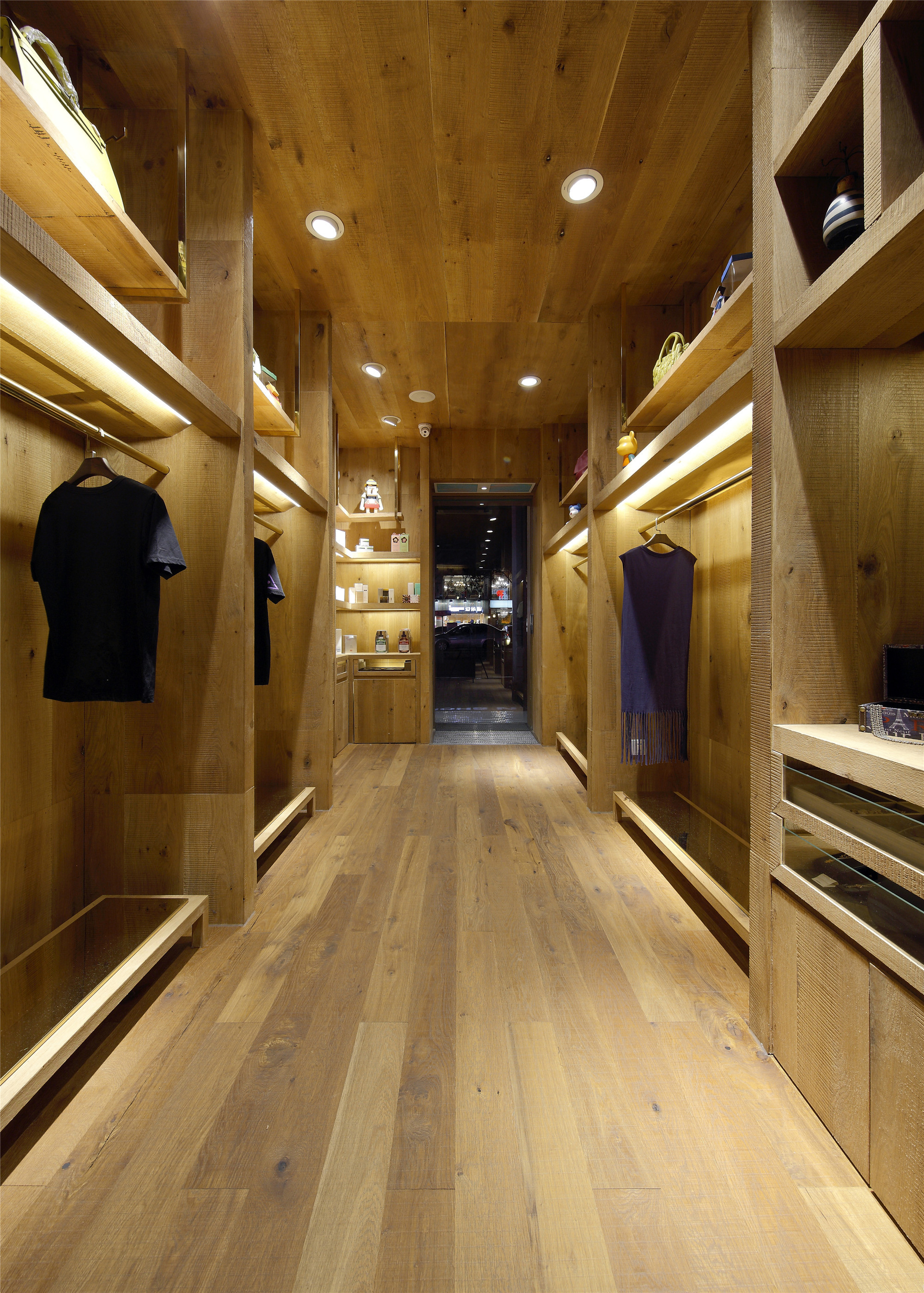 原木風(fēng)格服裝店裝修設(shè)計(jì)-第3張圖片-上海古都建筑設(shè)計(jì)集團(tuán) 原木風(fēng)格服裝店裝修設(shè)計(jì)-第3張圖片-上海古都建筑設(shè)計(jì)集團(tuán)