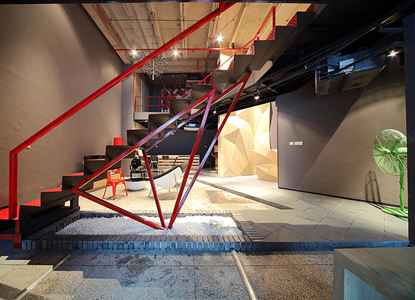 現(xiàn)代loft混搭風(fēng)格辦公室裝修設(shè)計-第6張圖片-上海古都建筑設(shè)計集團(tuán) 現(xiàn)代loft混搭風(fēng)格辦公室裝修設(shè)計-第6張圖片-上海古都建筑設(shè)計集團(tuán)