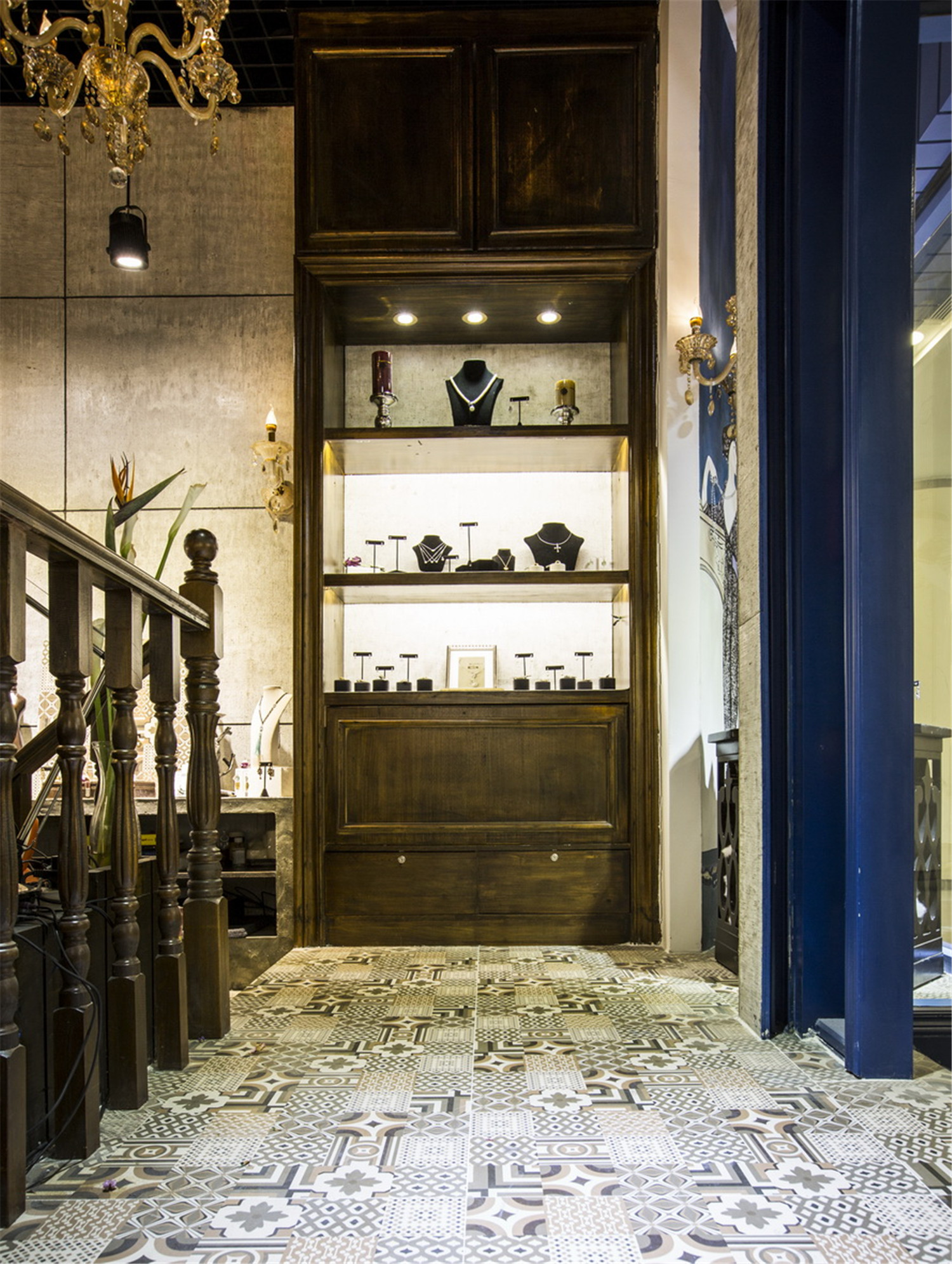 奢華珠寶店裝修設(shè)計-第3張圖片-上海古都建筑設(shè)計集團(tuán) 奢華珠寶店裝修設(shè)計-第3張圖片-上海古都建筑設(shè)計集團(tuán)