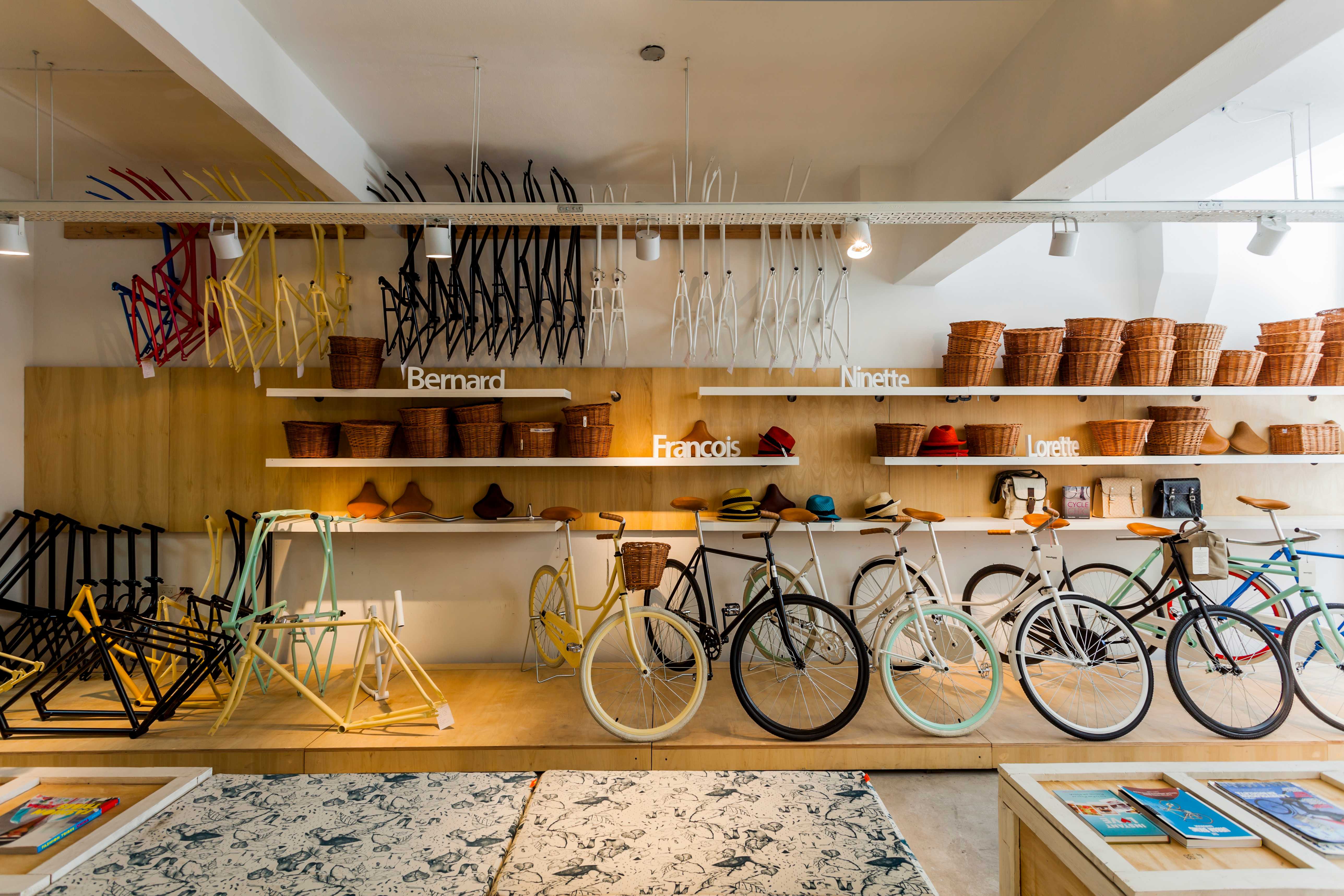 原木簡(jiǎn)約風(fēng)格自行車店裝修設(shè)計(jì)-第4張圖片-上海古都建筑設(shè)計(jì)集團(tuán) 原木簡(jiǎn)約風(fēng)格自行車店裝修設(shè)計(jì)-第4張圖片-上海古都建筑設(shè)計(jì)集團(tuán)