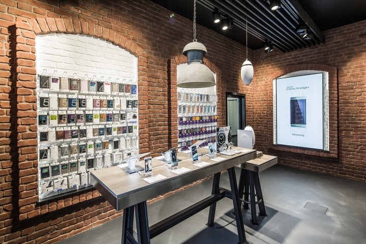 復(fù)古風(fēng)格手機(jī)店裝修設(shè)計(jì)-第2張圖片-上海古都建筑設(shè)計(jì)集團(tuán) 復(fù)古風(fēng)格手機(jī)店裝修設(shè)計(jì)-第2張圖片-上海古都建筑設(shè)計(jì)集團(tuán)