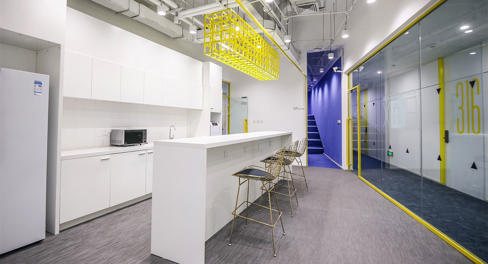 時(shí)尚簡(jiǎn)約公共辦公空間裝修設(shè)計(jì)-第1張圖片-上海古都建筑設(shè)計(jì)集團(tuán) 時(shí)尚簡(jiǎn)約公共辦公空間裝修設(shè)計(jì)-第1張圖片-上海古都建筑設(shè)計(jì)集團(tuán)